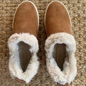 Women’s Timberland Tan Suede Sneaker/Boot with faux fur lining